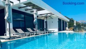 Villa Luxe - Image 1