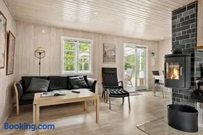 1486-Aakirkeby-Fyrrebakken-1 - Image 2