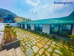 The Valley View Homestay - Image 3