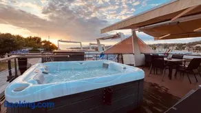 Floating Sea House MAREA - Image 1