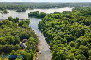 Brand New Lake Norman Home Pool & Hot Tub - Image 4