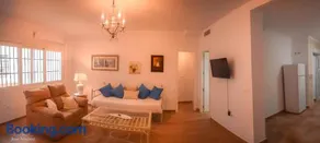 Modern Apartment in Peñaflor with Air Conditioning - 85 m² - Image 2