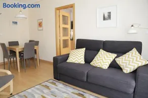 Quiet, Modern Apartment - Image 3