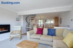 3 Bed in Y Felinheli oc-wag686 - Image 2
