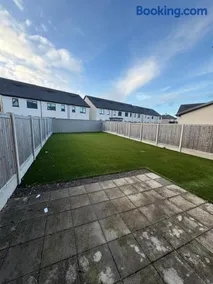 Modern suite in Brand new house - Image 3
