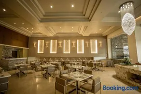 The Royal Mandaya Hotel - Image 4