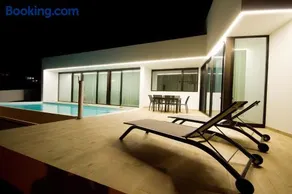 Villa Mendoza - By AZ Rentals - Image 4