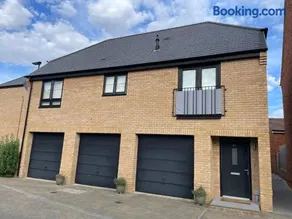 Coach House Sleeps 2 - Courtyard & Parking - Image 1