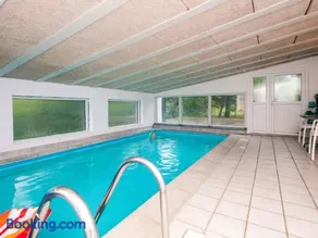 8 person holiday home in Ebeltoft-By Traum - Image 2
