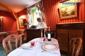 Le Val Clos, appartement dans une maison de maître 19e - Image 1