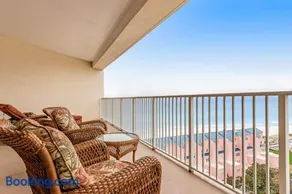Relaxing Waterfront Condo with Pools & Gym Access - Image 2