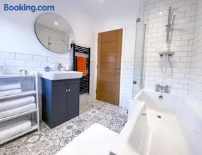 Juliet Beautiful 1 bedroom, central, modern space - Image 3