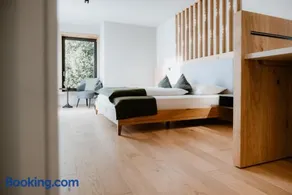 Stricker Aparthotel - Image 5