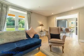 Cliff Farmhouse B&B Suites - Image 4