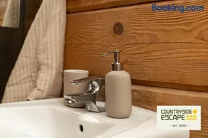 Countryside Escape - Lake Rooms - Image 2