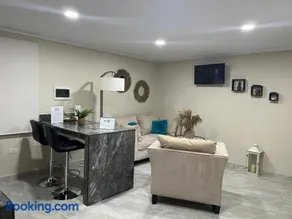 Cozy 1-bedroom apartment minutes away drive to Mangel Halto Beach - Image 4