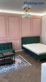 Cozy Modern Studio - Image 3