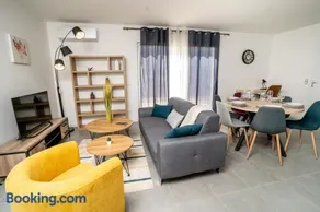 La Vauréenne - Maison Chaleureuse avec parking - Image 3