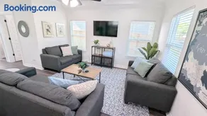 Near Rosenburg & Needville Sleeps 9 Pet Friendly - Image 4