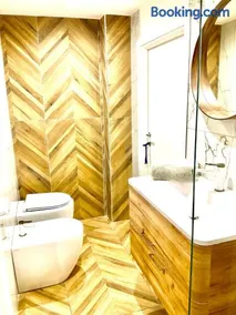 Gold suite19 - Image 3