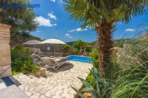 Villa Cocoon - Vacation Home with Heated Pool & Garden - Image 4