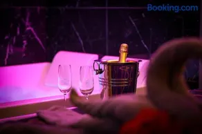 Suites Sensorielles - Love Room Spa - Jacuzzi - Sauna - Cinéma - Image 3
