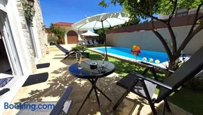 Golden Varkiza Luxury Villa - Image 3
