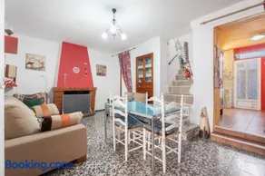 Casa vacanze \"Casa Ratón Pérez\" con terrazza privata, Wi-Fi e aria condizionata - Image 1