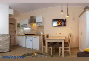 Cozy Apartment With Garden - Image 1