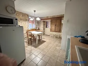 Charmante maison en pierre au cœur du village - Image 2