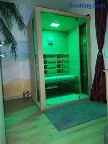 Diamond airport JACUZZI&SAUNA apartman Ledine - Image 3