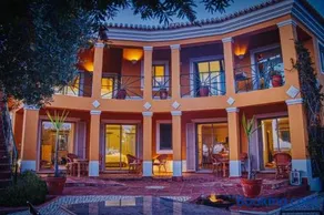 Apartment with beach access and pool sleeps 3 - Image 4