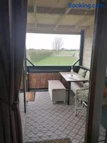 Theddlethorpe Horsebox Glamping - Image 3