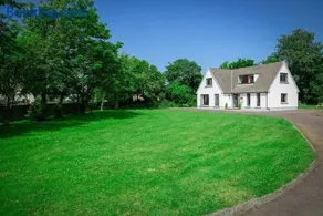 Ellie's Farmhouse - Image 2