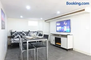 Best EWR Airport Apt-Hot Tub-Free Parking - Image 3