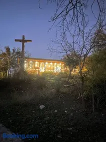 The Cross Patio Retreat - Image 3