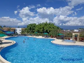 Apartamento Eje Cafetero - hermosa vista a piscinas - Image 3