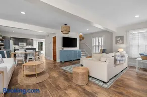 Peach Beach Retreat, 5 bedroom, Devils & Round Lake - Image 5