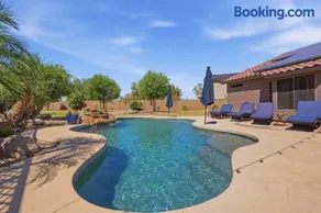 Spacious House with Heated Pool Near Peoria Sports Complex - Image 1