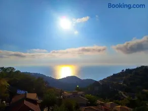 Plagia's Sunset Apartments - Image 1