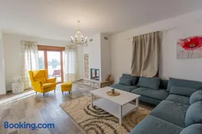 Jezerska Villa - Image 2