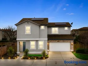 Insurance Ready 4BR Family Home Traveling Pros - Image 1
