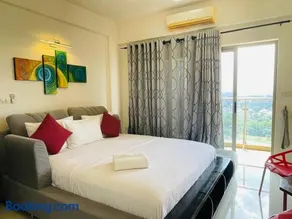 Atrium - ICONIC APARTMENT - Image 1