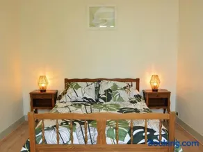 Maison de caractère avec jardin clos, idéale pour familles, proche sentiers de randonnée - Image 3