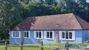 Wedgwood House - Pet Friendly Countryside Retreat - Image 1