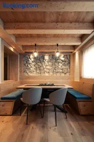 Zepodar Haus - Image 2