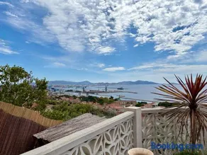 Superbe terrasse avec vue panoramique sur la mer - Image 2