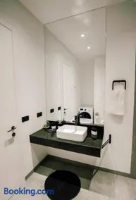 King David Cosy 2 Bedroom Apartment - Image 2