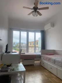 Mirela's Private Room with key, AC, lift & balcony in the center of Nice on the Cote d'Azur - Image 2
