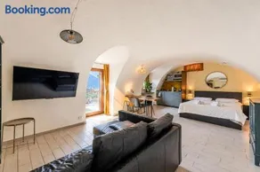 Casa Anastasia with private patio by GardaDoma - Image 2
